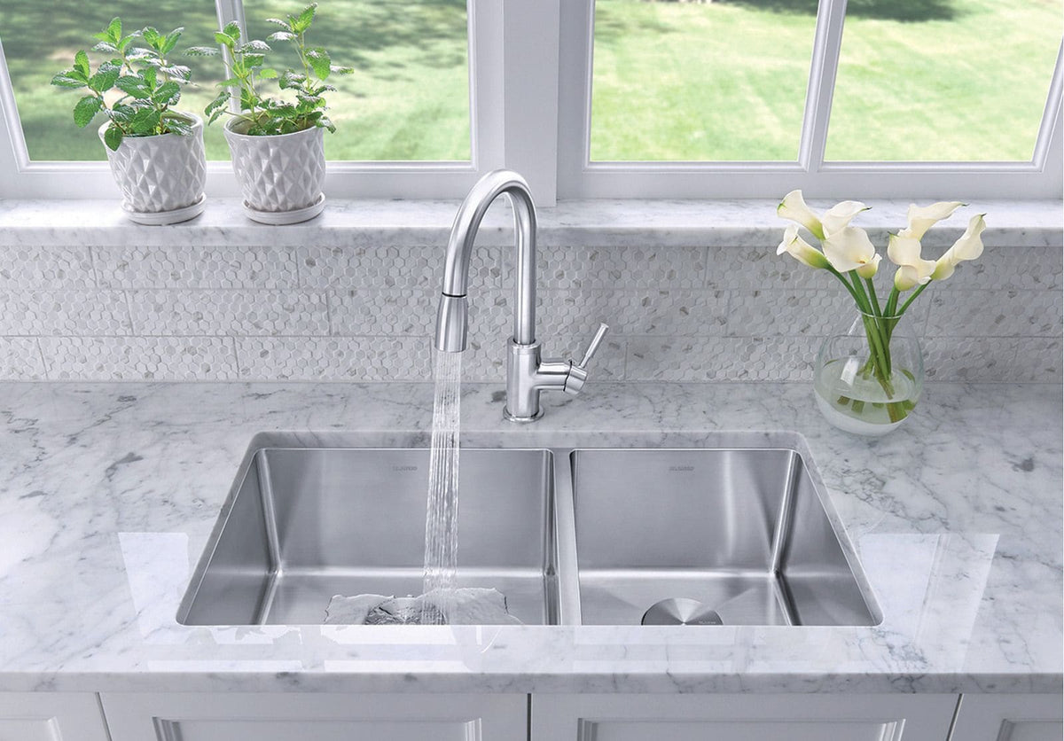 Quatrus R15 33-in 60/40 Double Bowl Undermount Stainless Steel Kitchen Sink S8R1 - product image 3