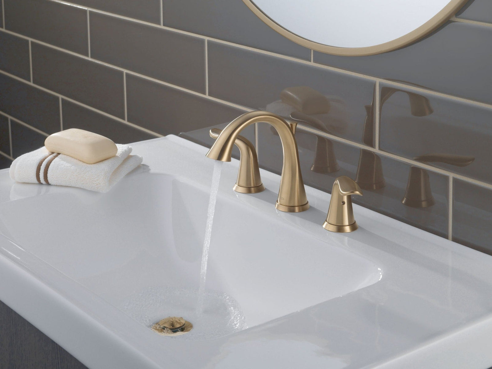 Lahara 2-Handle Widespread Faucet, Champagne Bronze D7H4 - product image 6