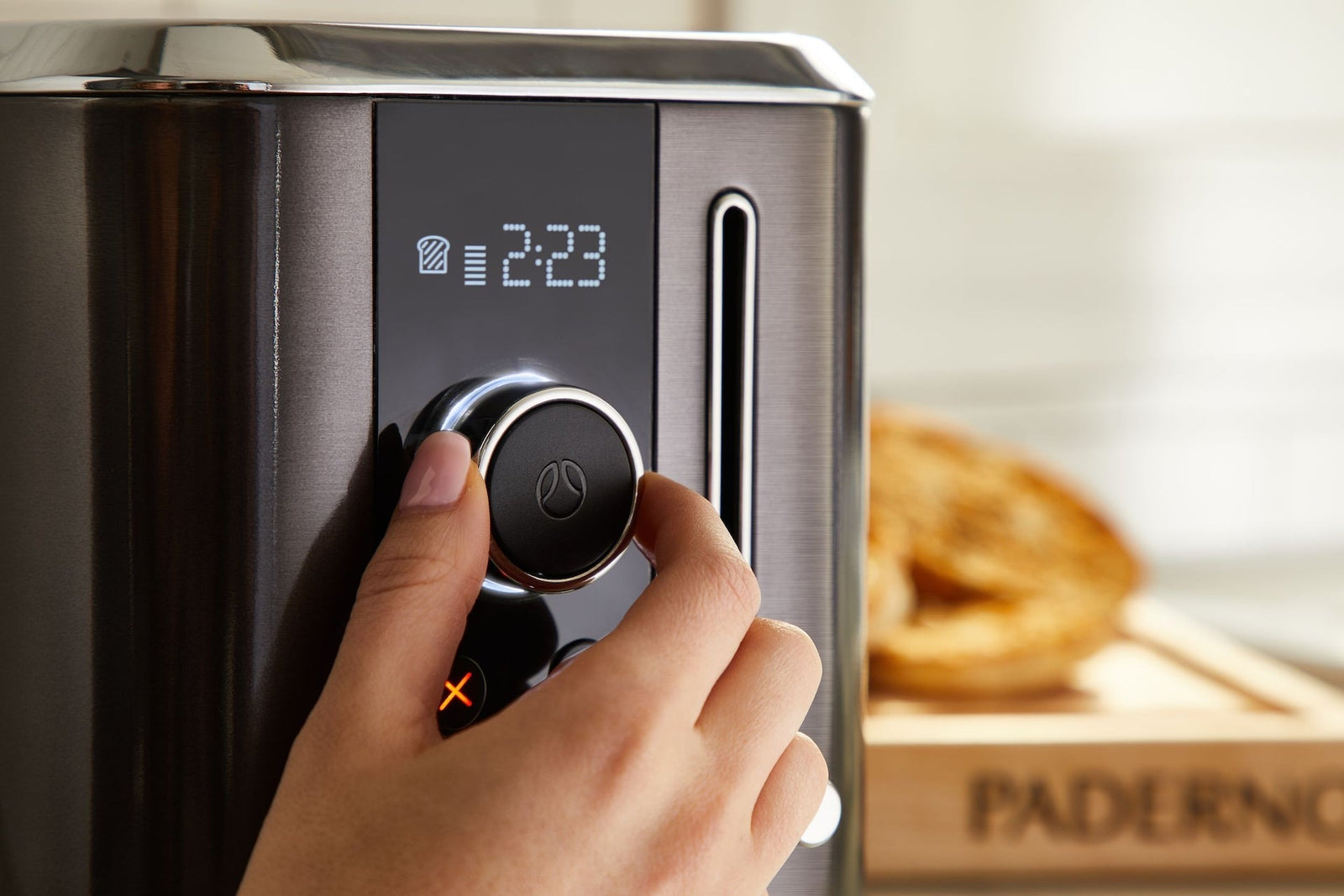 Even Heat Wide Slots Toaster with 9 Settings, Black Stainless Steel, 2-Slices M2I8 - product image 4