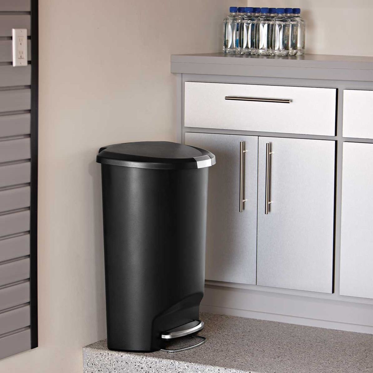 Plastic D-Shaped Step Garbage Can, Black, 50-L D1N6 - product image 6