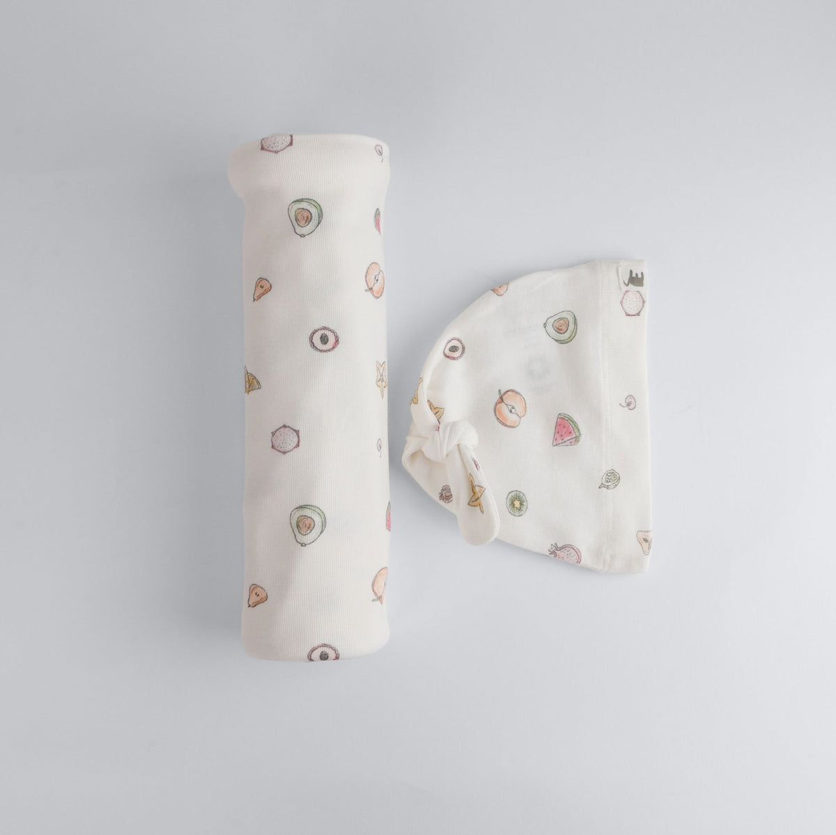The Elk Baby Fruit Print Premium Organic Cotton Blanket and Beanie Set Q0M3 - product image 1