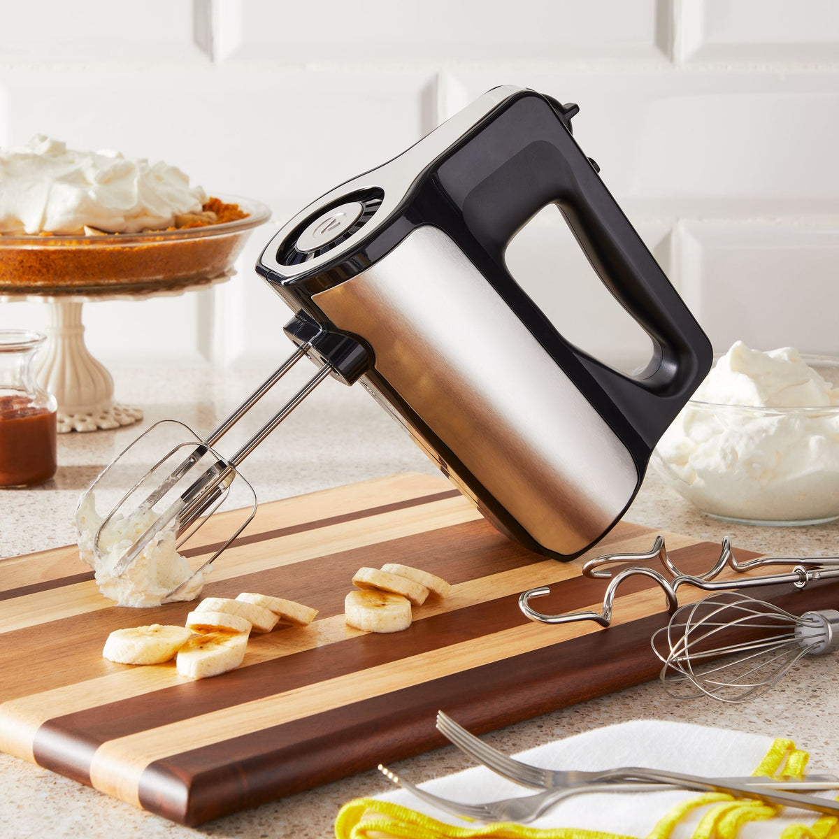 Variable Speed Hand Mixer with Storage Case, Includes Attachments, Black B7W9 - product image 3