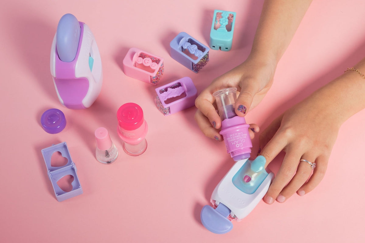 Maker, GO GLAM Studio Nail Kit, Style 200 Nails, 4 Designs, 2 Polish Applicators & Mask, Ages 7+ M0G0 - product image 5