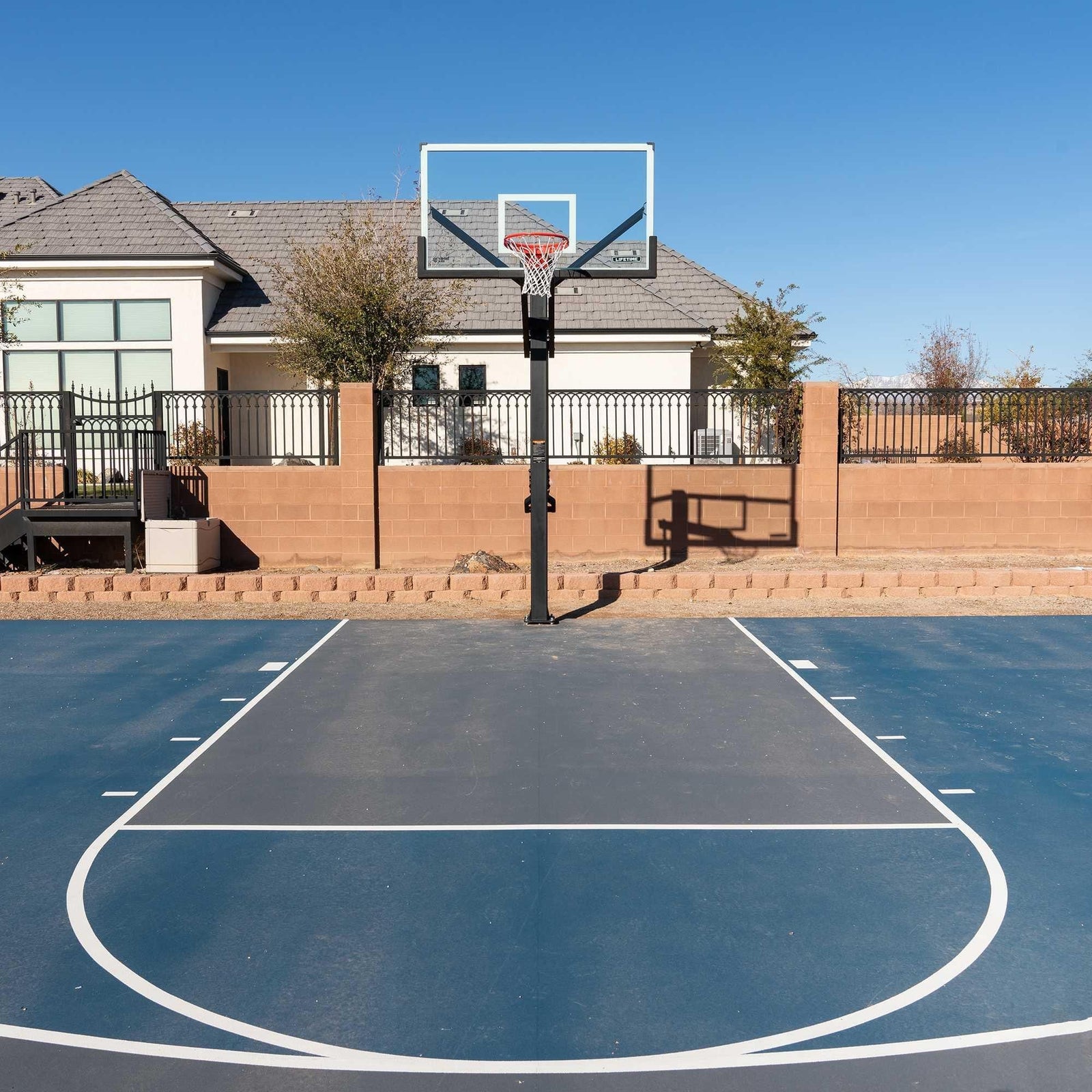 Mommoth Bolt Down Basketball Hoop with 72-in Tempered Glass N8O3 - product image 7