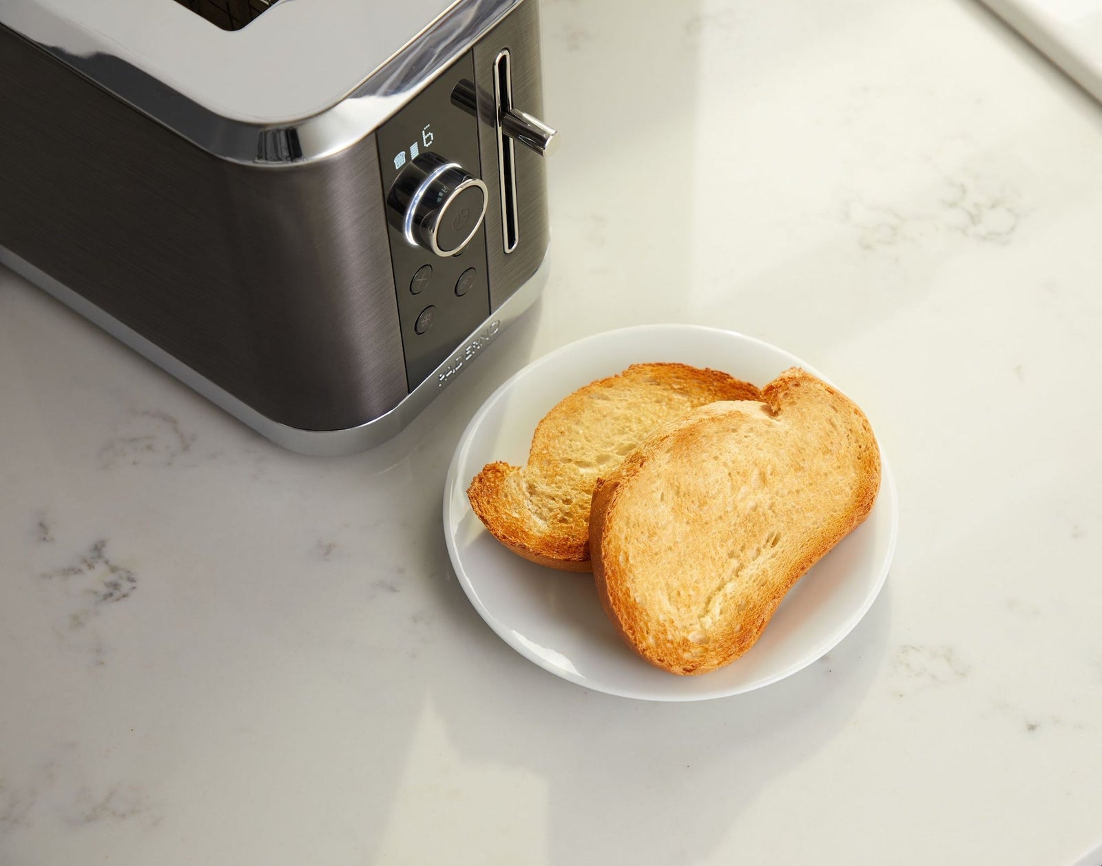Even Heat Wide Slots Toaster with 9 Settings, Black Stainless Steel, 2-Slices M2I8 - product image 6